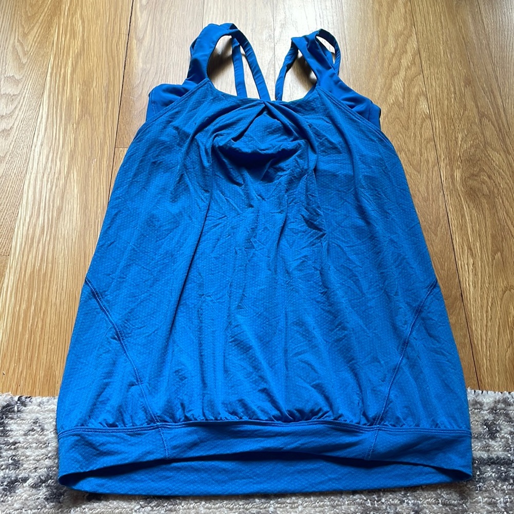 Lululemon blue top size 6.